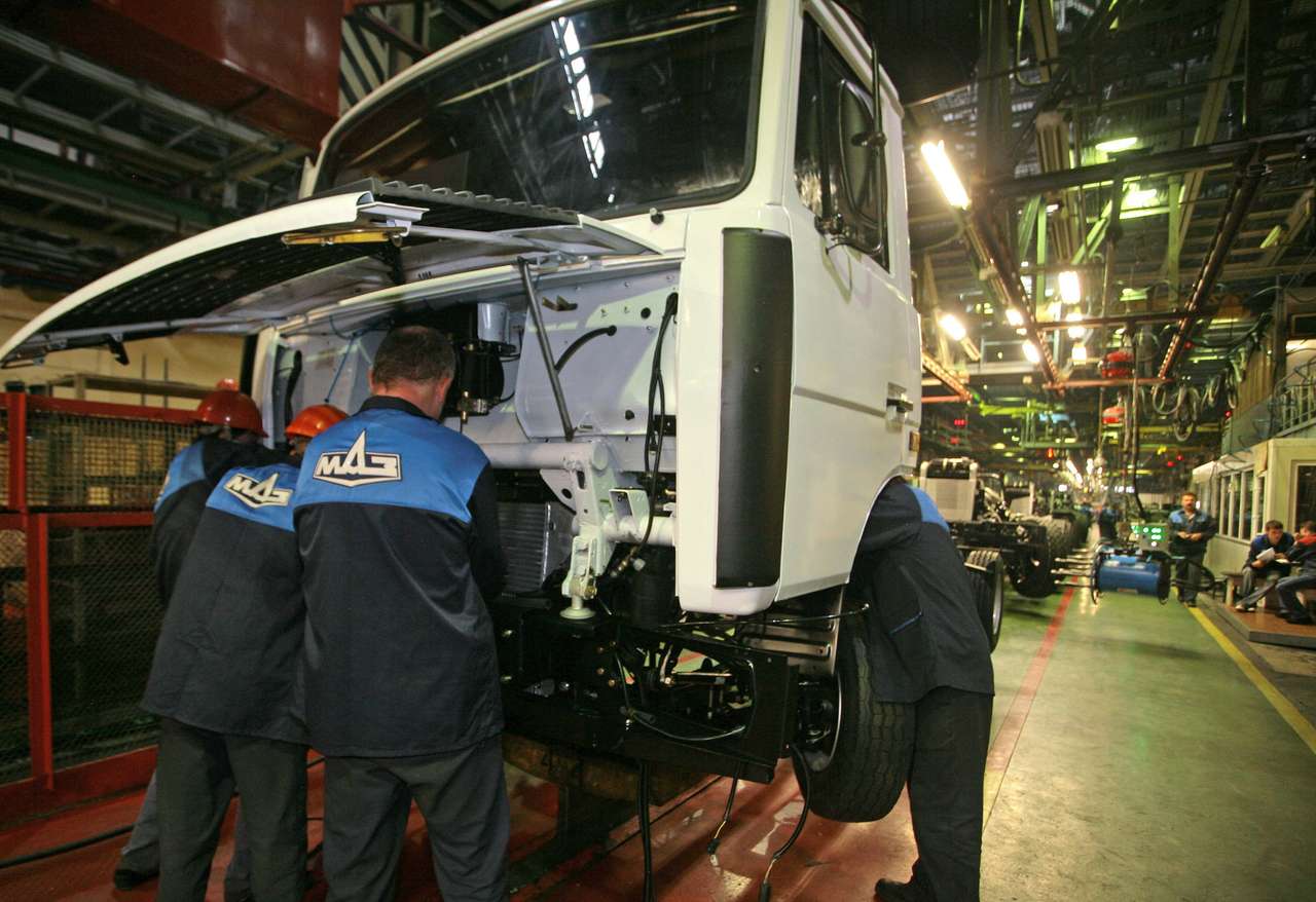 Грузовики МАЗ будут выпускать в Польше
