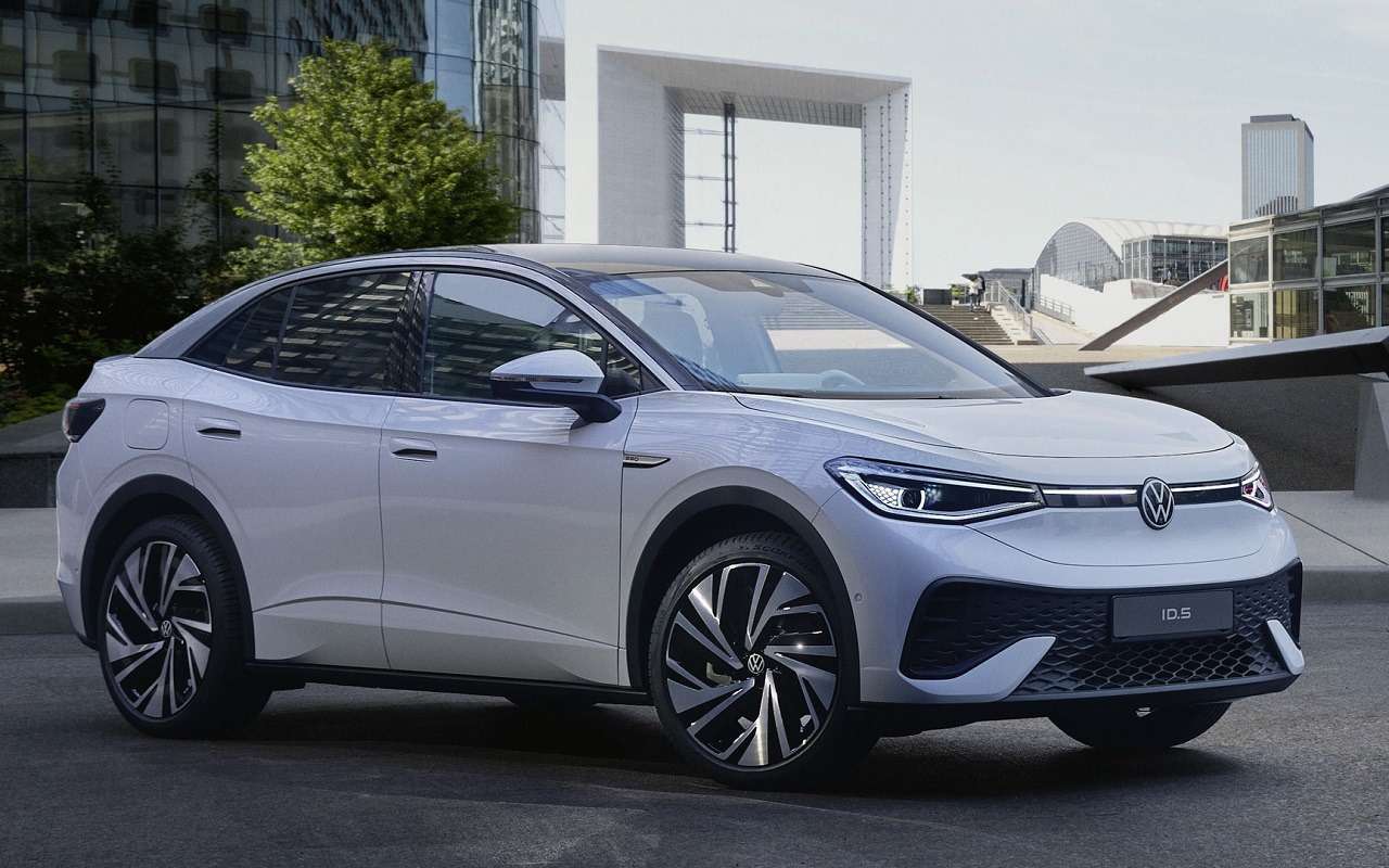 Габаритная длина кроссовера - 4599 мм, то есть ID.5 на 113 мм длиннее Тигуана