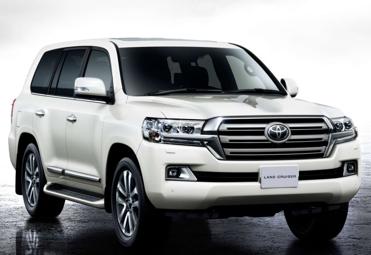 Toyota представила обновленный Land Cruiser 200