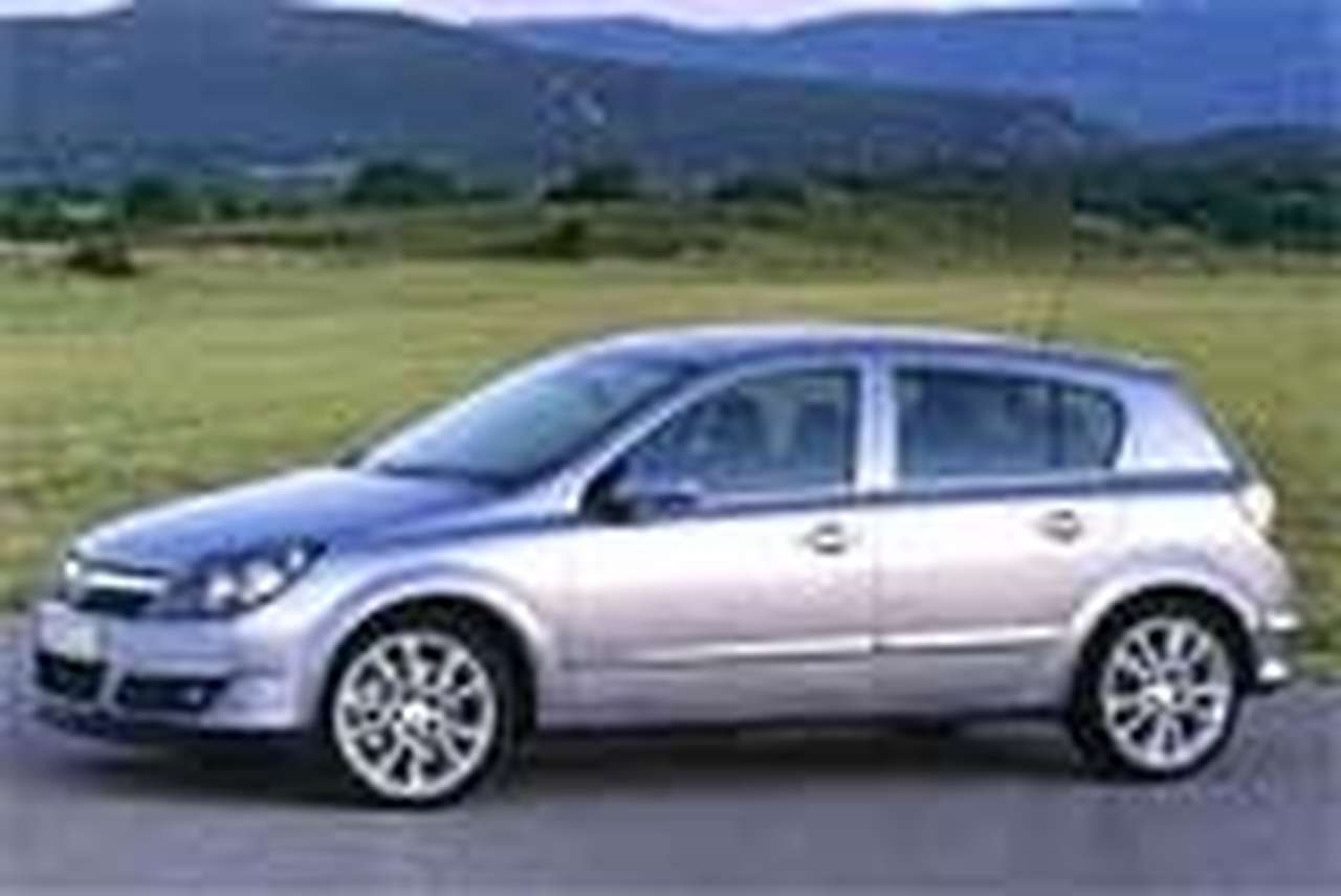 Opel Astra стал более безопасным