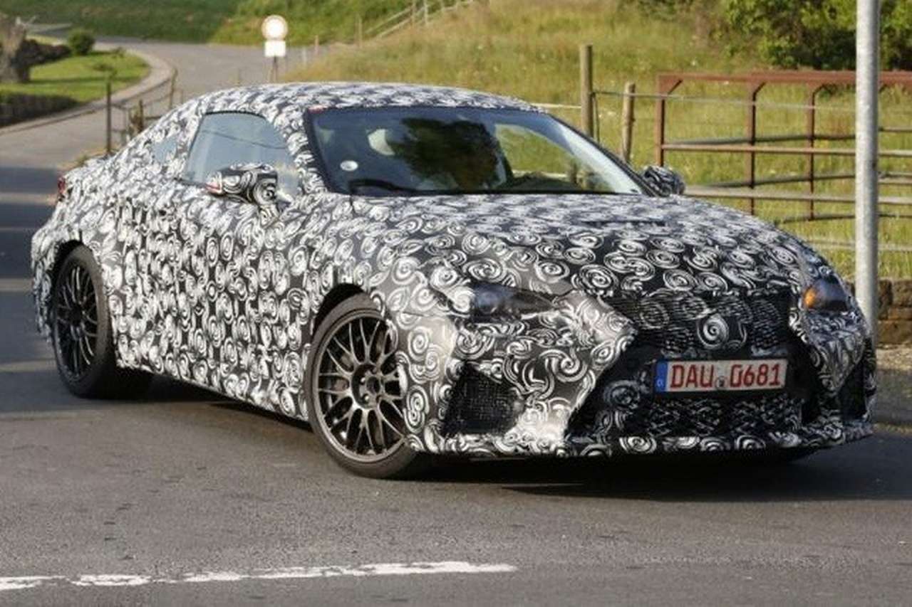 Шпионы запечатлели новое спорткупе Lexus RC F