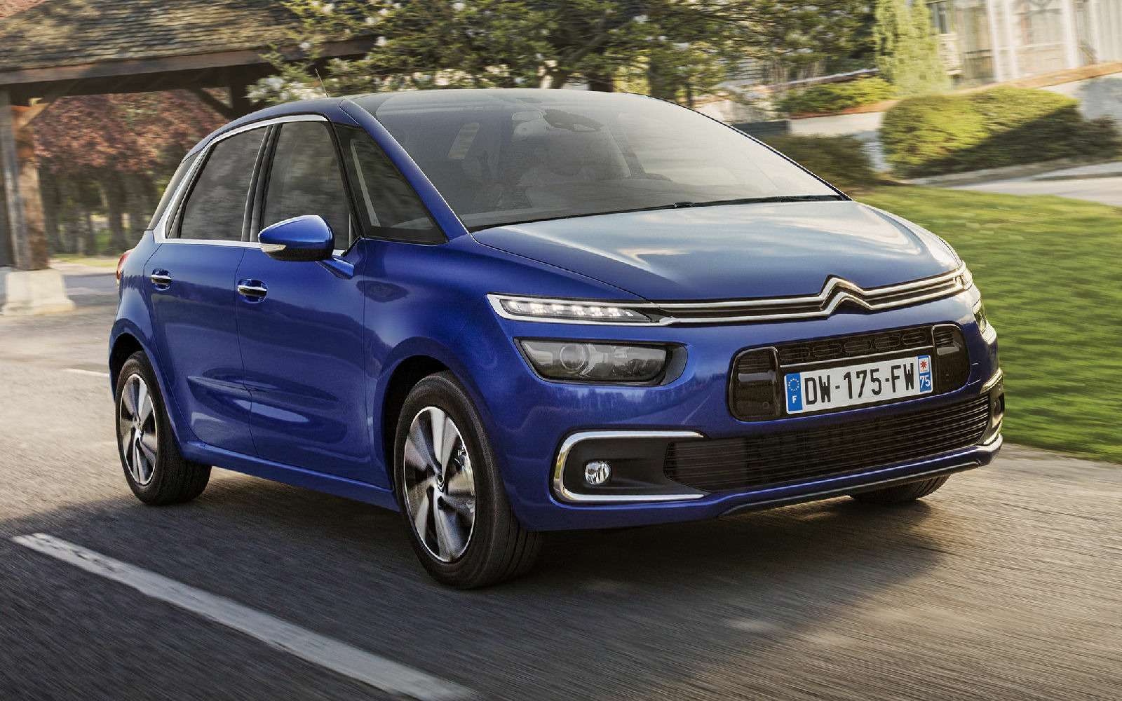 Автомобиль C4 Picasso: новости, обзоры, машина Ситроен Це4 Пикассо -  комплектации, характеристики, разные поколения C4 Picasso – сайт За Рулем  www.zr.ru