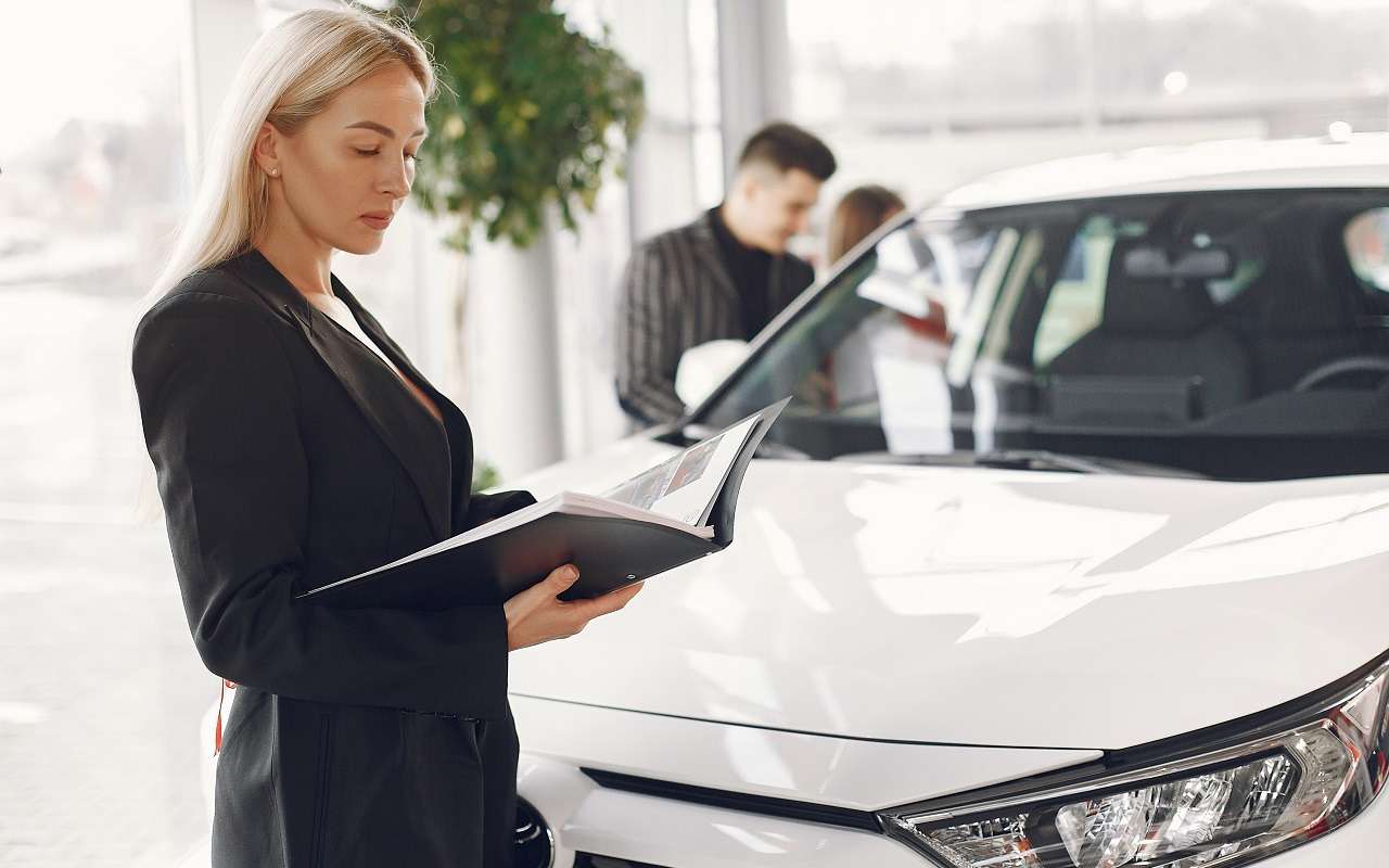 В России сильно снизились продажи новых машин