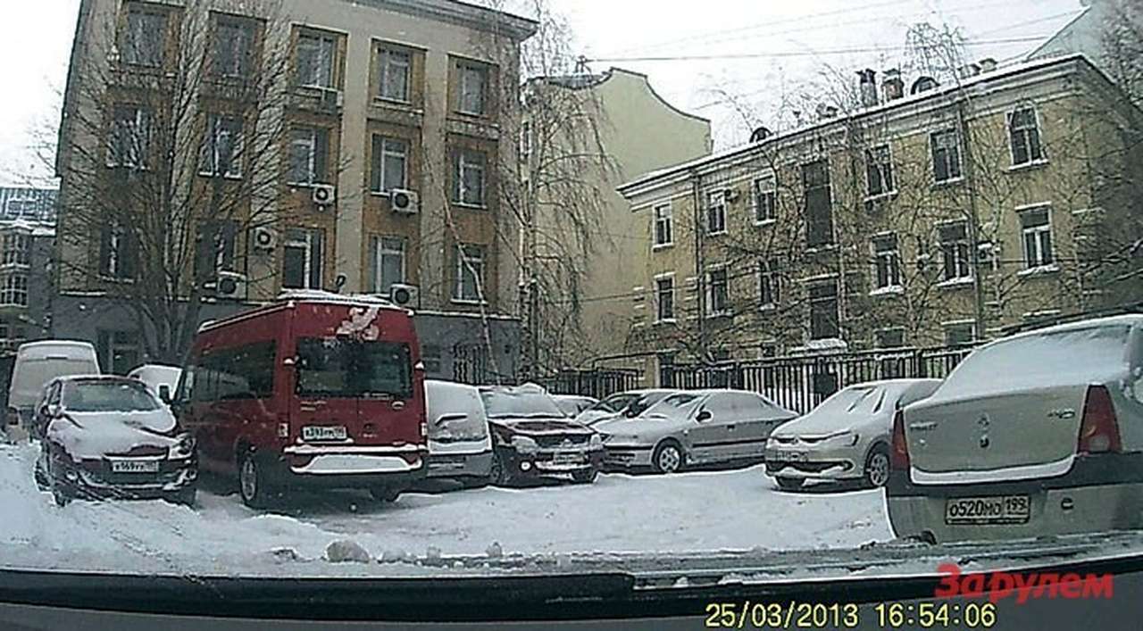 Видеорегистраторы: скромные и зоркие 