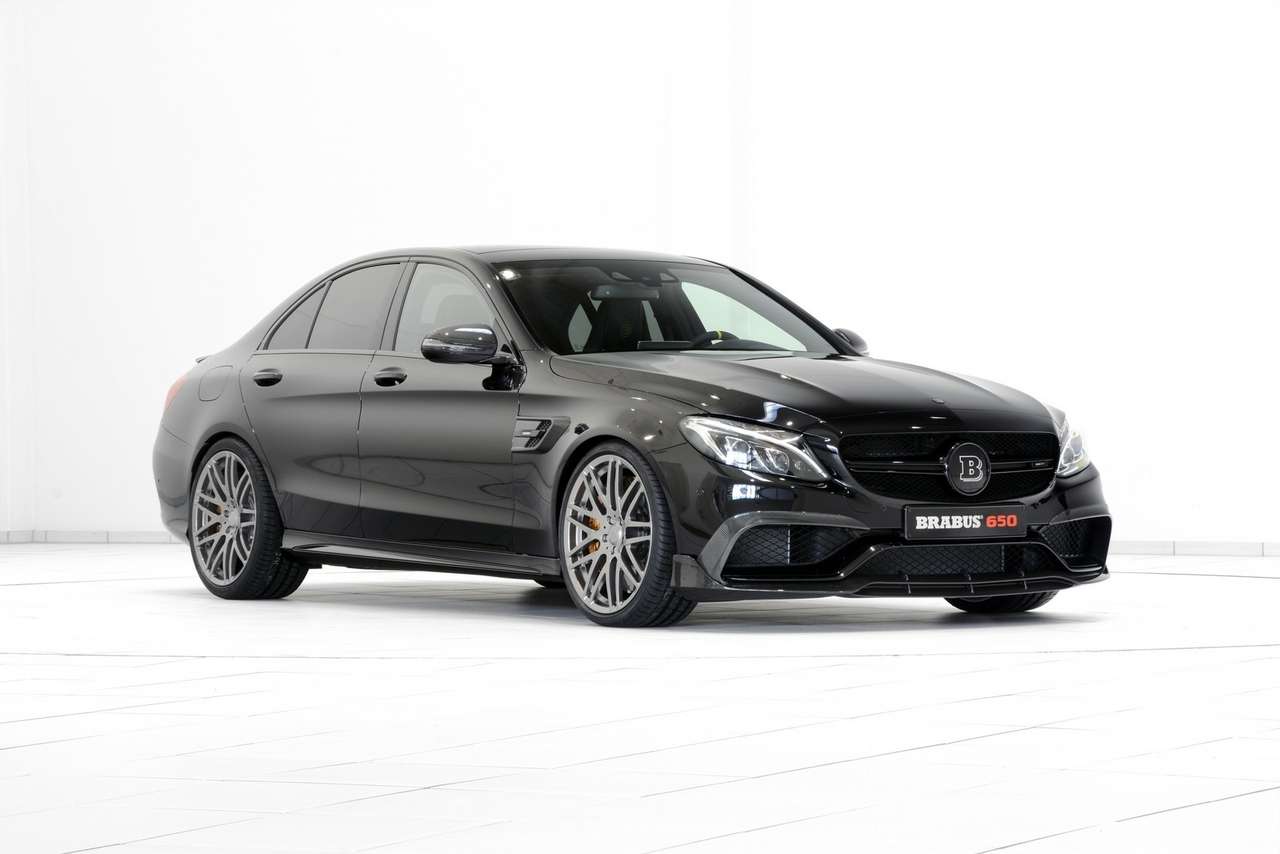 Ужасы немецкого городка: «волк» Brabus 650 C 63 S
