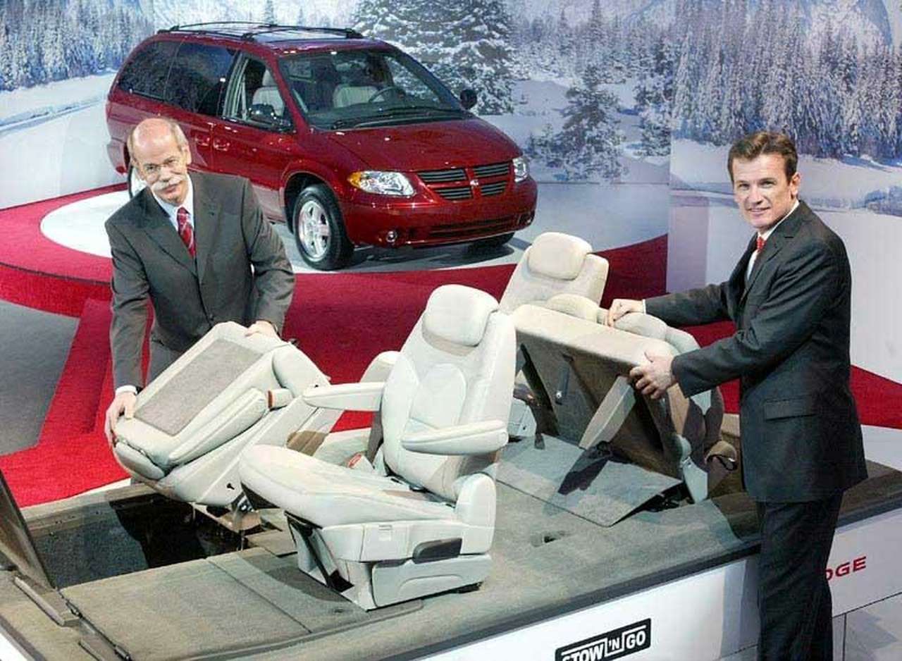 Новые минивэны Chrysler: "загрузил и поехал"