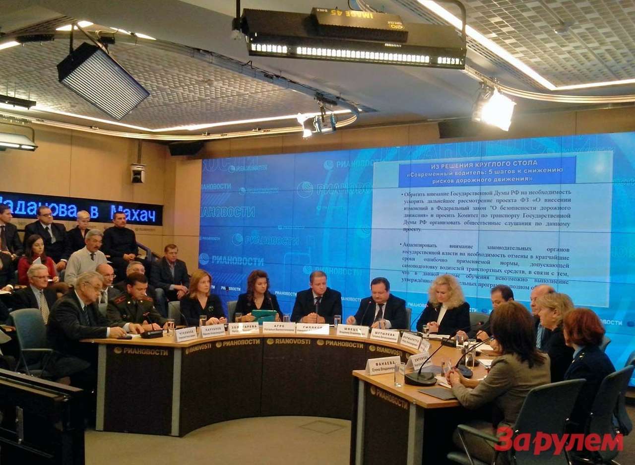 Автошколы не знают, как учить на новые права