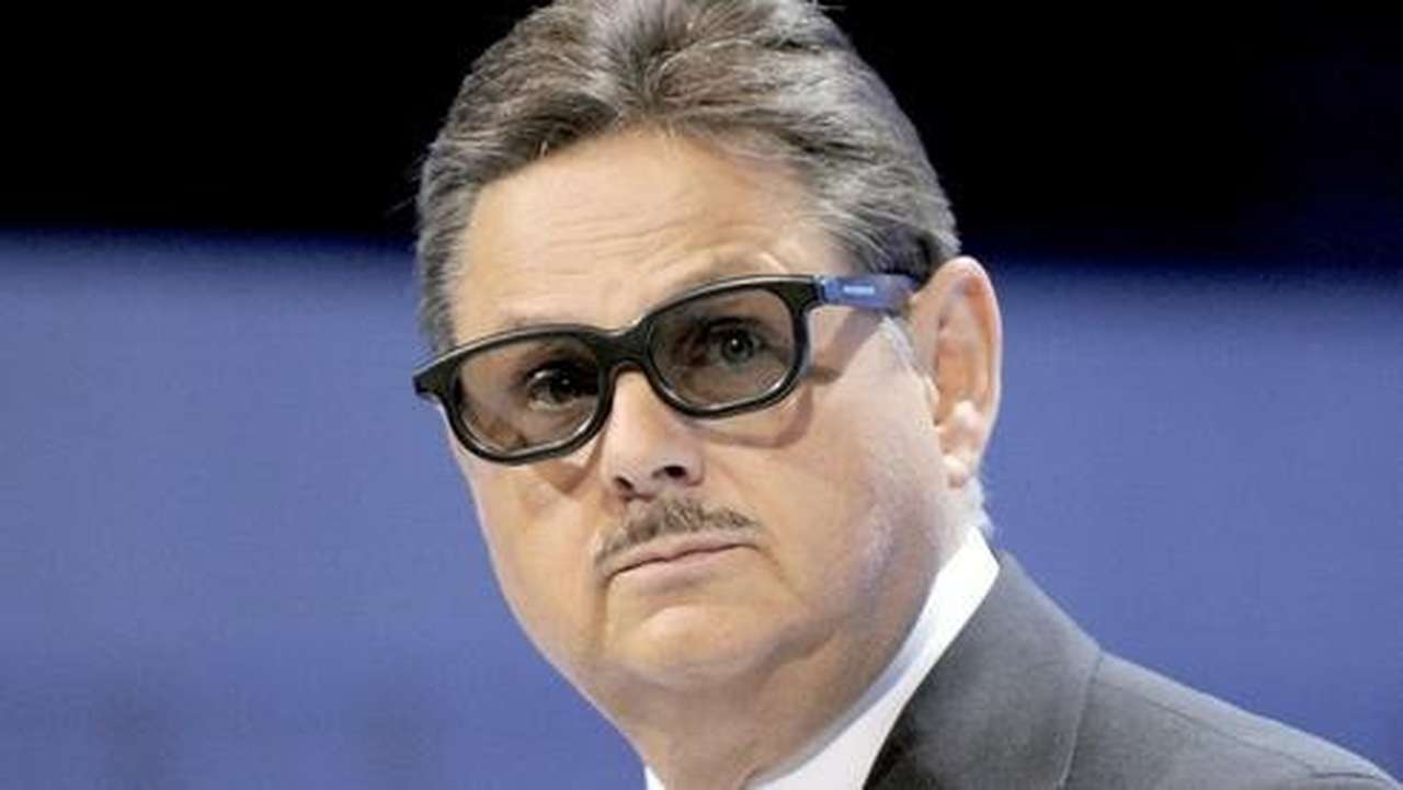 Топ-менеджера Daimler уволили из-за домработницы