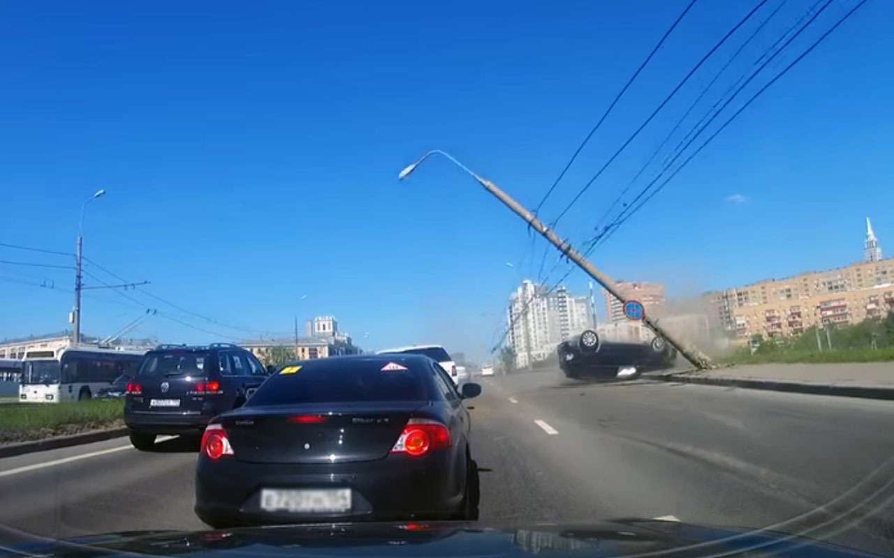 Молниеносная карма: вот тебе столбом по крыше, Range!