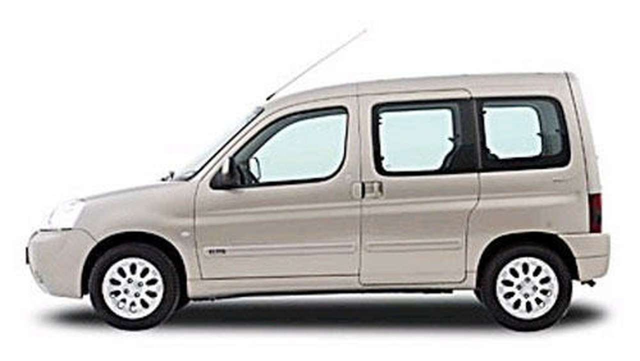 Citroen выходит на скользкую дорогу