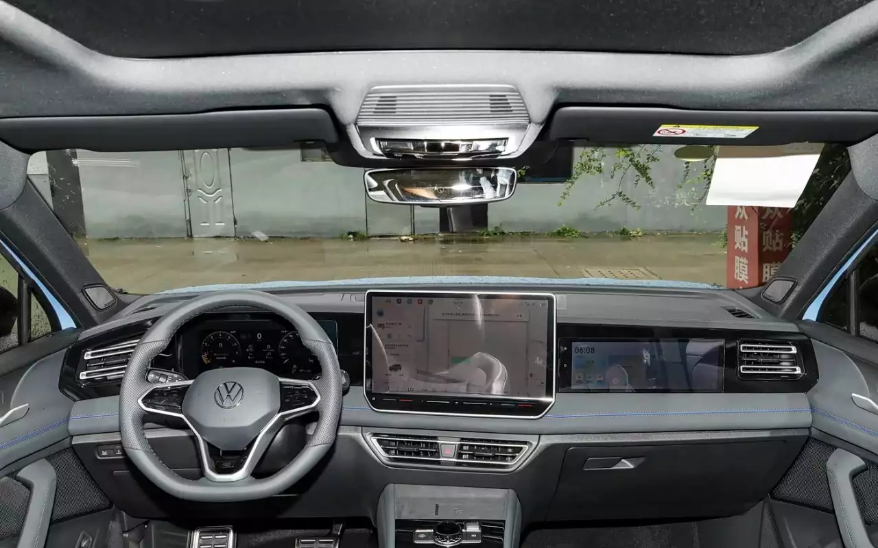 Интерьер Volkswagen Tiguan L Pro 2026