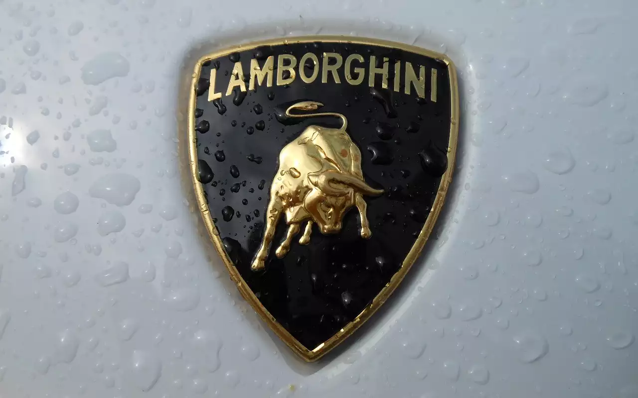 Регистрации новых Lamborghini в России резко выросли