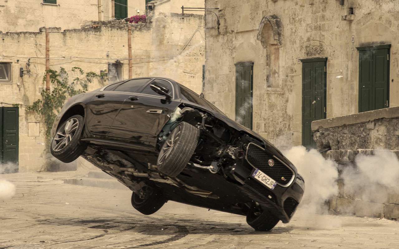 38 тонн лимонада — зачем они каскадерам Бондианы