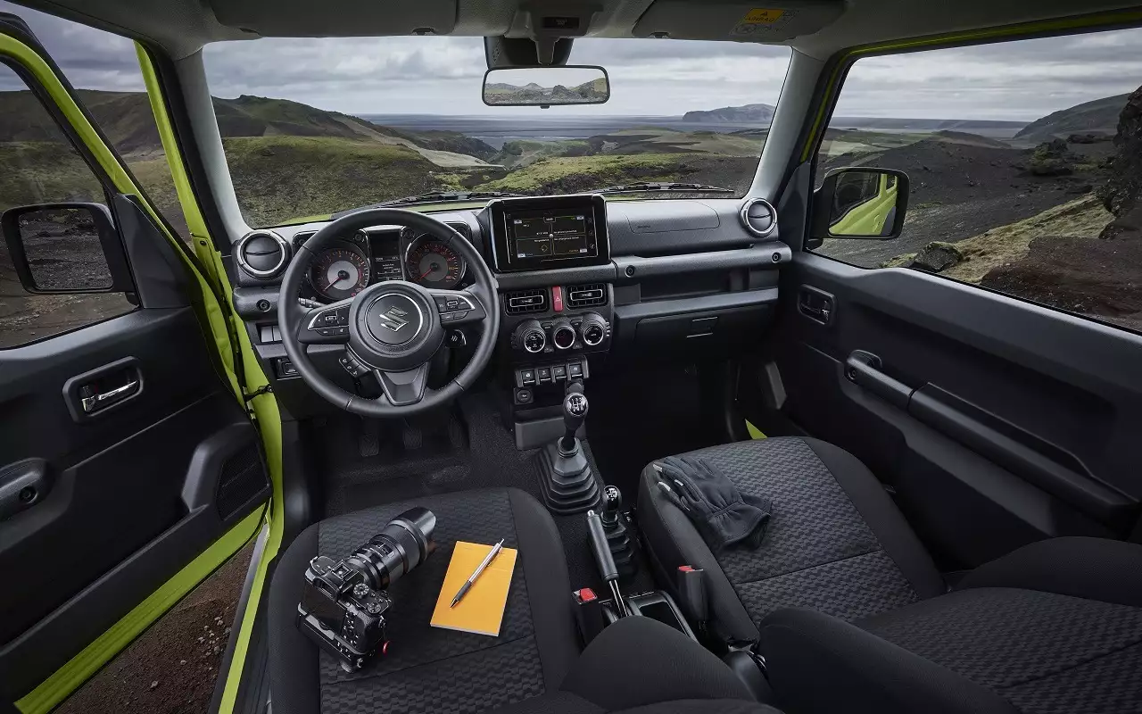 Интерьер Suzuki Jimny