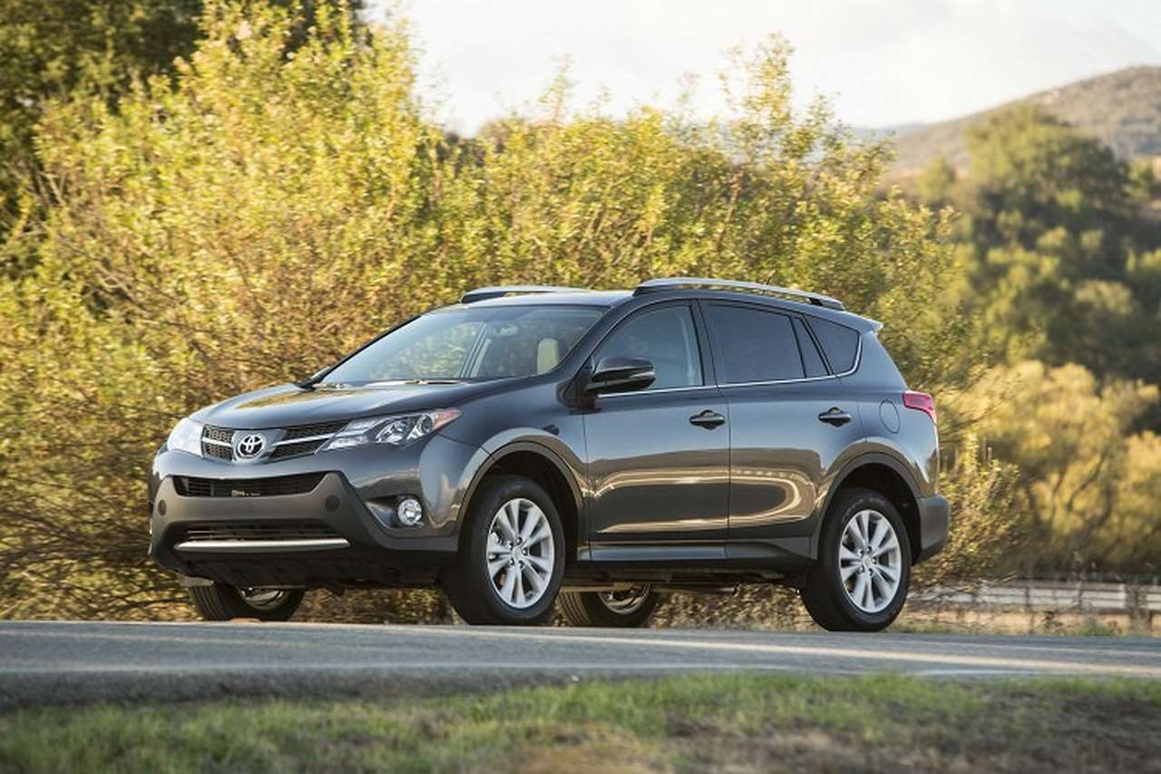 Японская Toyota обнародовала ценник на новый RAV4