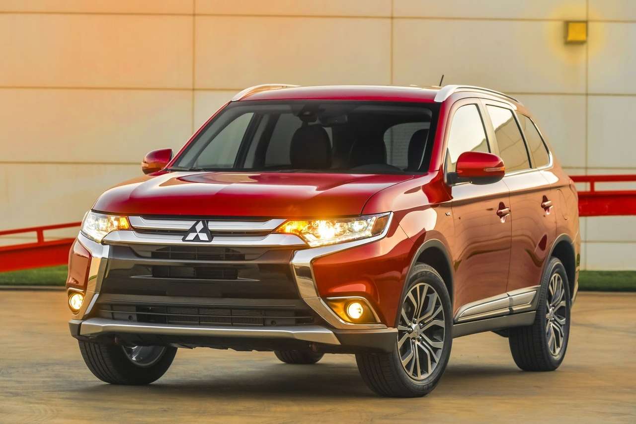 Обновленный Mitsubishi Outlander представили в Нью-Йорке