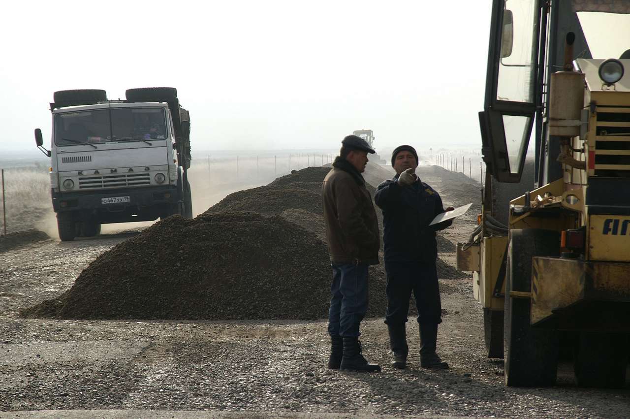 В 2016 году денег хватит только на ремонт дорог, строить новые не на что