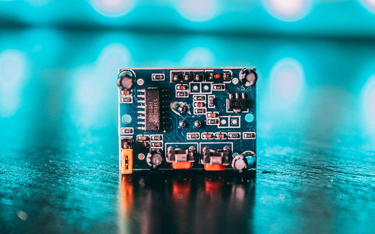 Озон микросхемы. Схема на основе процессора 1892вм10я. Полупроводники продажи. CHIPONE icn2012.