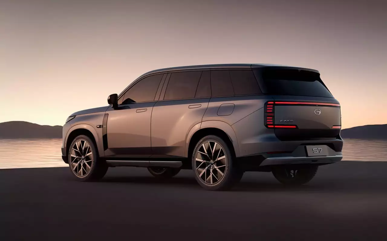 Полный привод, 500 сил — новый флагман в РФ