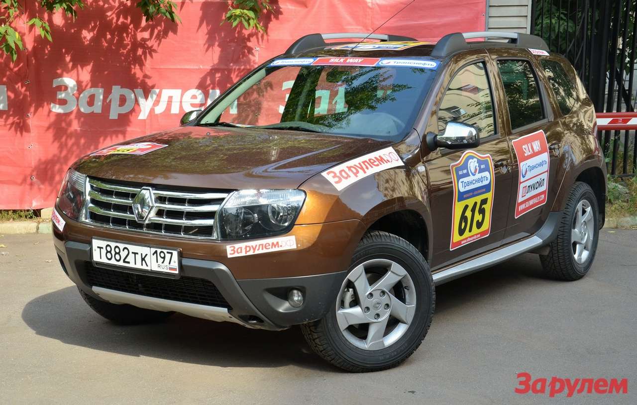 Стоковый Renault Duster не проходил никакой специальной доработки, потому как в боевом зачете не поедет. Тем не менее, его ждет испытание грунтовками, разбитыми просйлочными дорогами и прочими прекрасами земли русской.