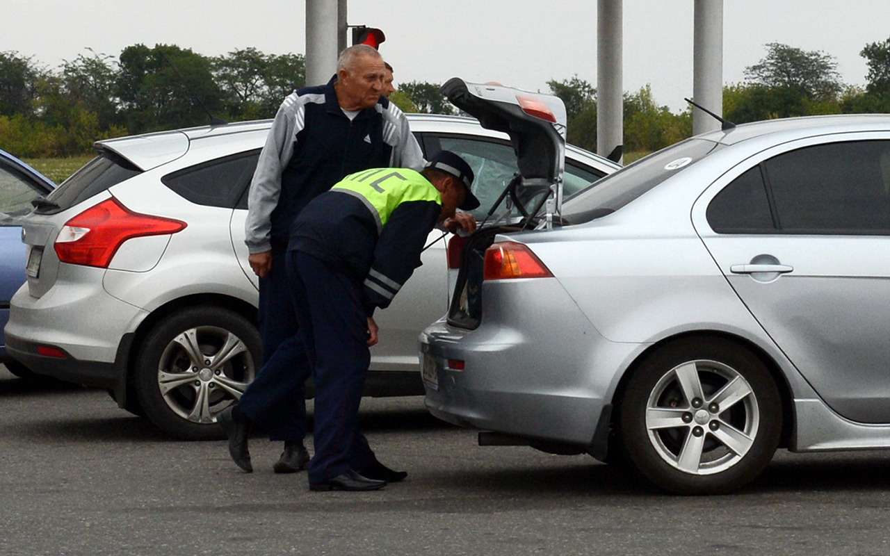 Полицейским разрешат вскрывать автомобили — как это будет?