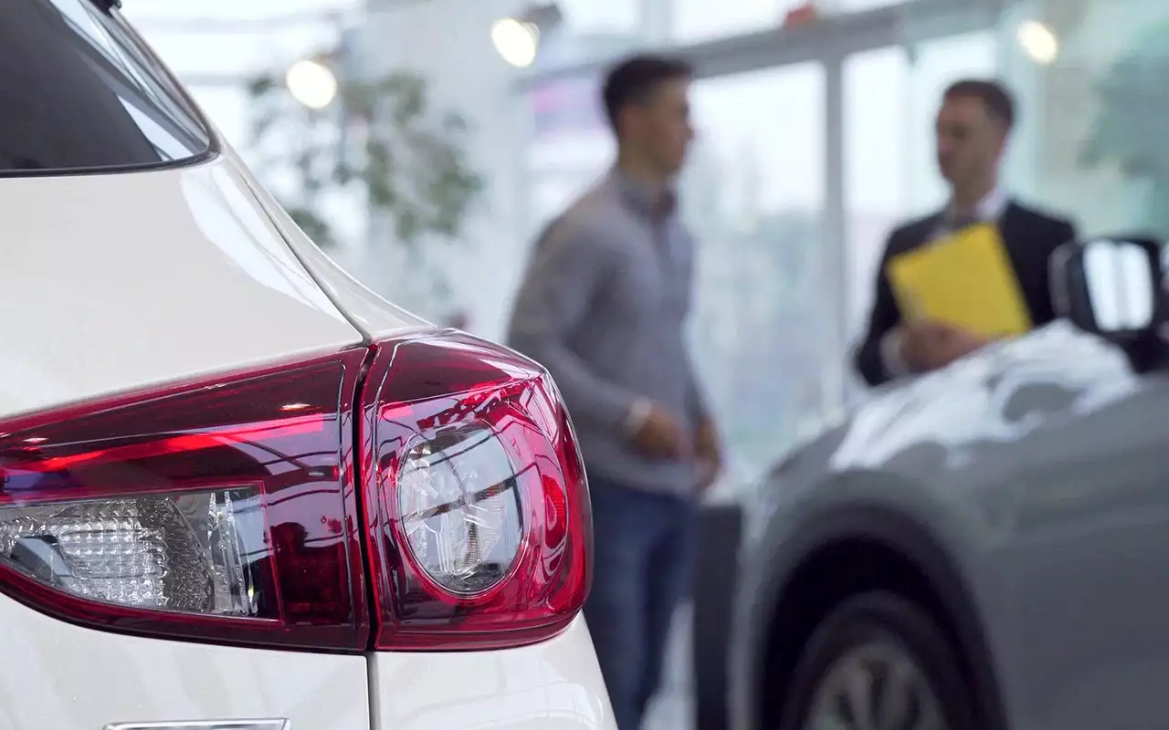 Продажи падают, а заводы работают на максимуме: странный парадокс Toyota