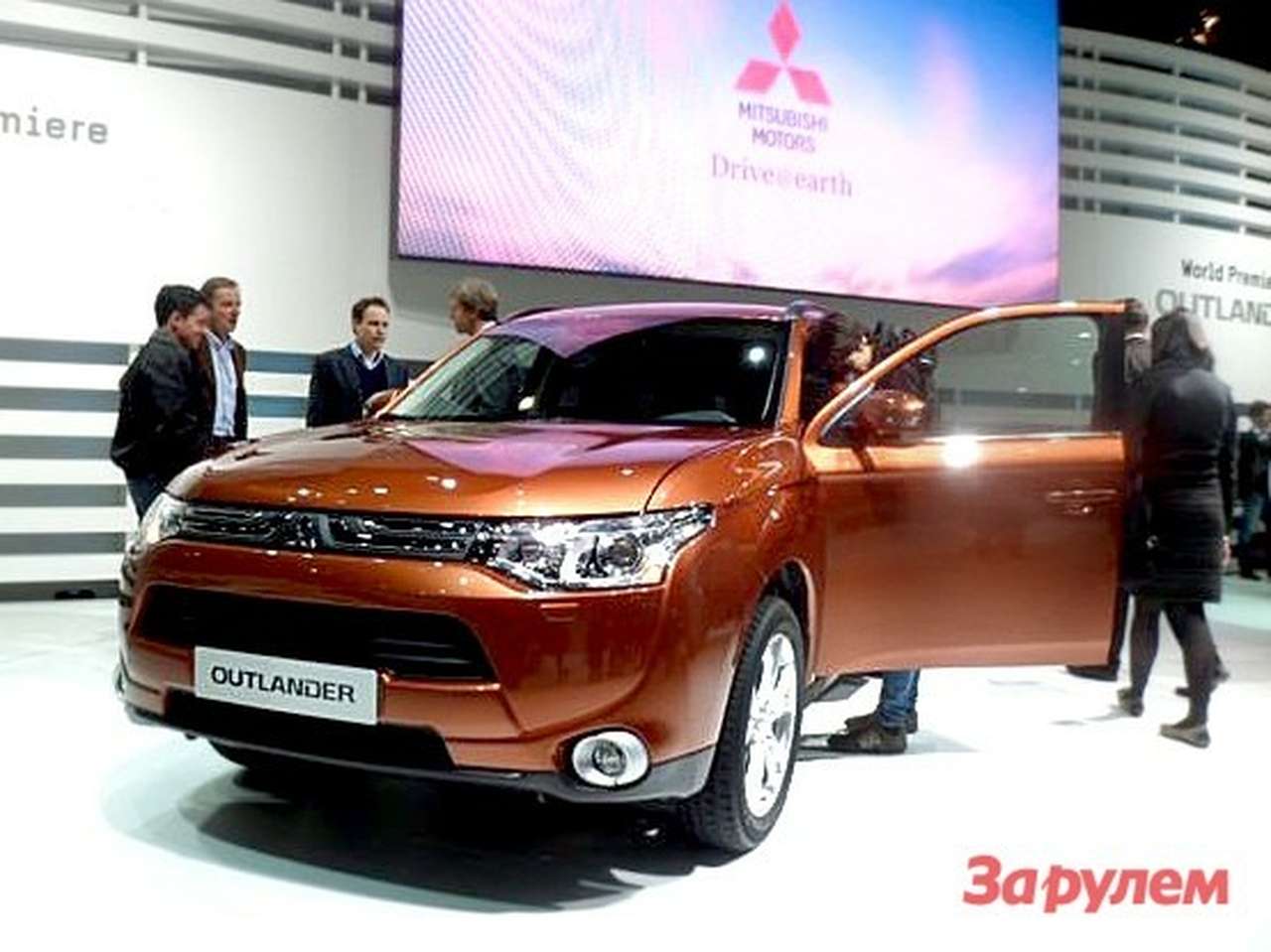 Японцы привезли в Женеву новый Mitsubishi Outlander