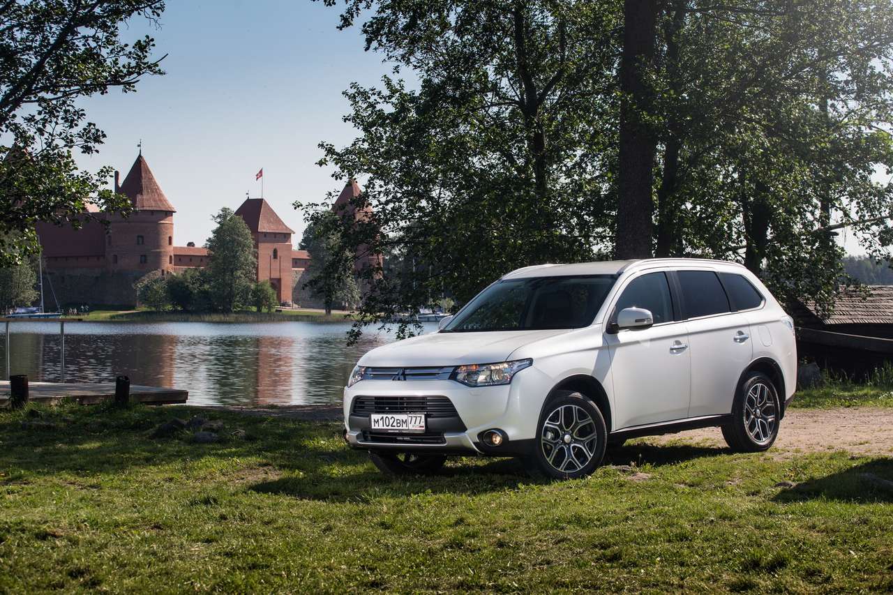 Оператив ЗР: обновленный Mitsubishi Outlander