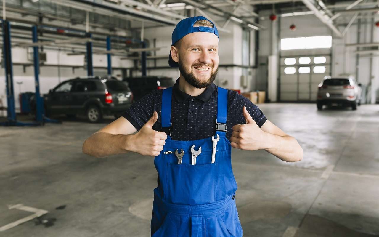 Зарплаты этих специалистов сферы автобизнеса выросли почти до 100 тысяч рублей