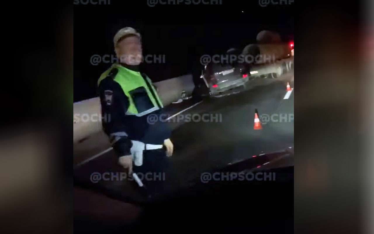 Оторвавшийся прицеп раздавил три машины