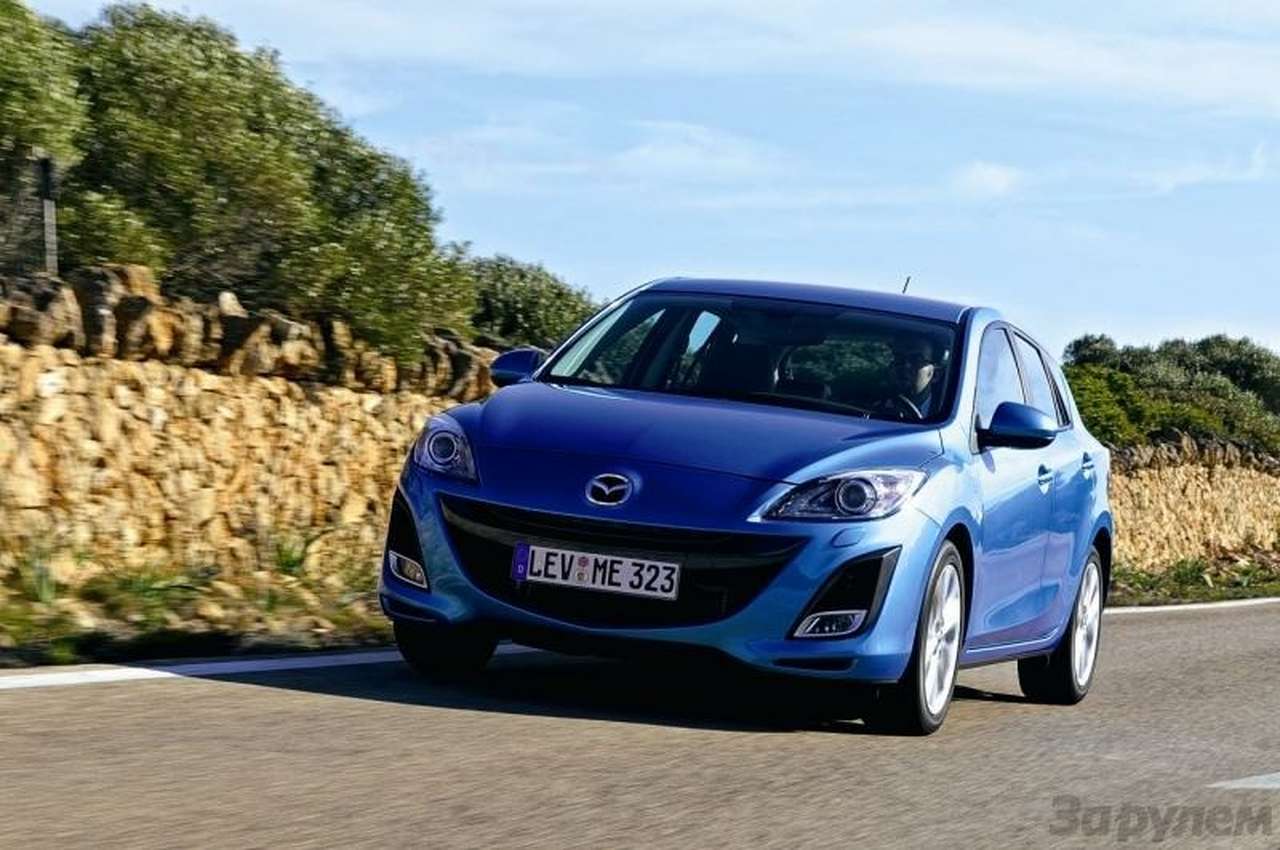 В комплектации «Спорт», помимо низкого бампера и 17-дюймовых колес, можно заказать адаптивную систему освещения с поворотными биксеноновыми фарами.