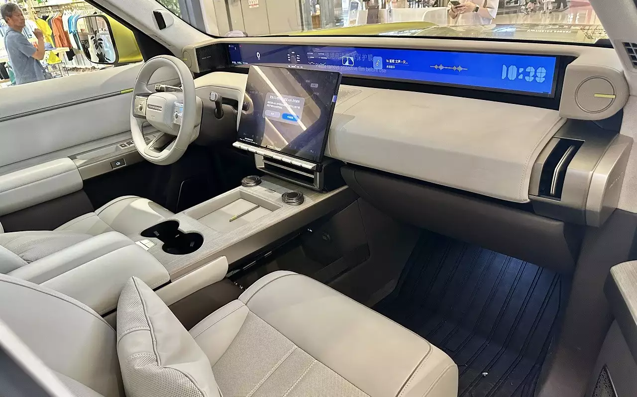 Интерьер Freelander 8