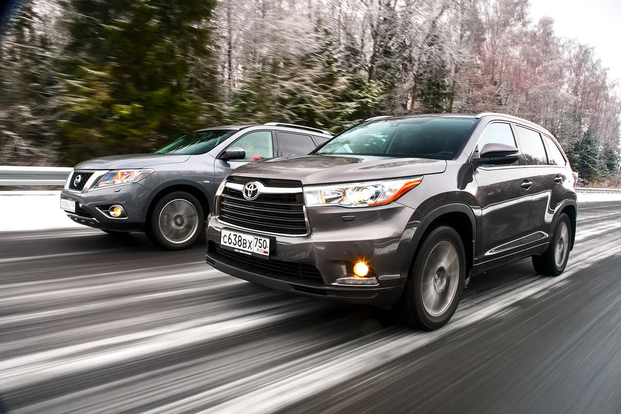 У каждого из нашей пары есть своя изюминка. На асфальте Highlander воспринимается более собранным, а Pathfinder пленяет комфортом.