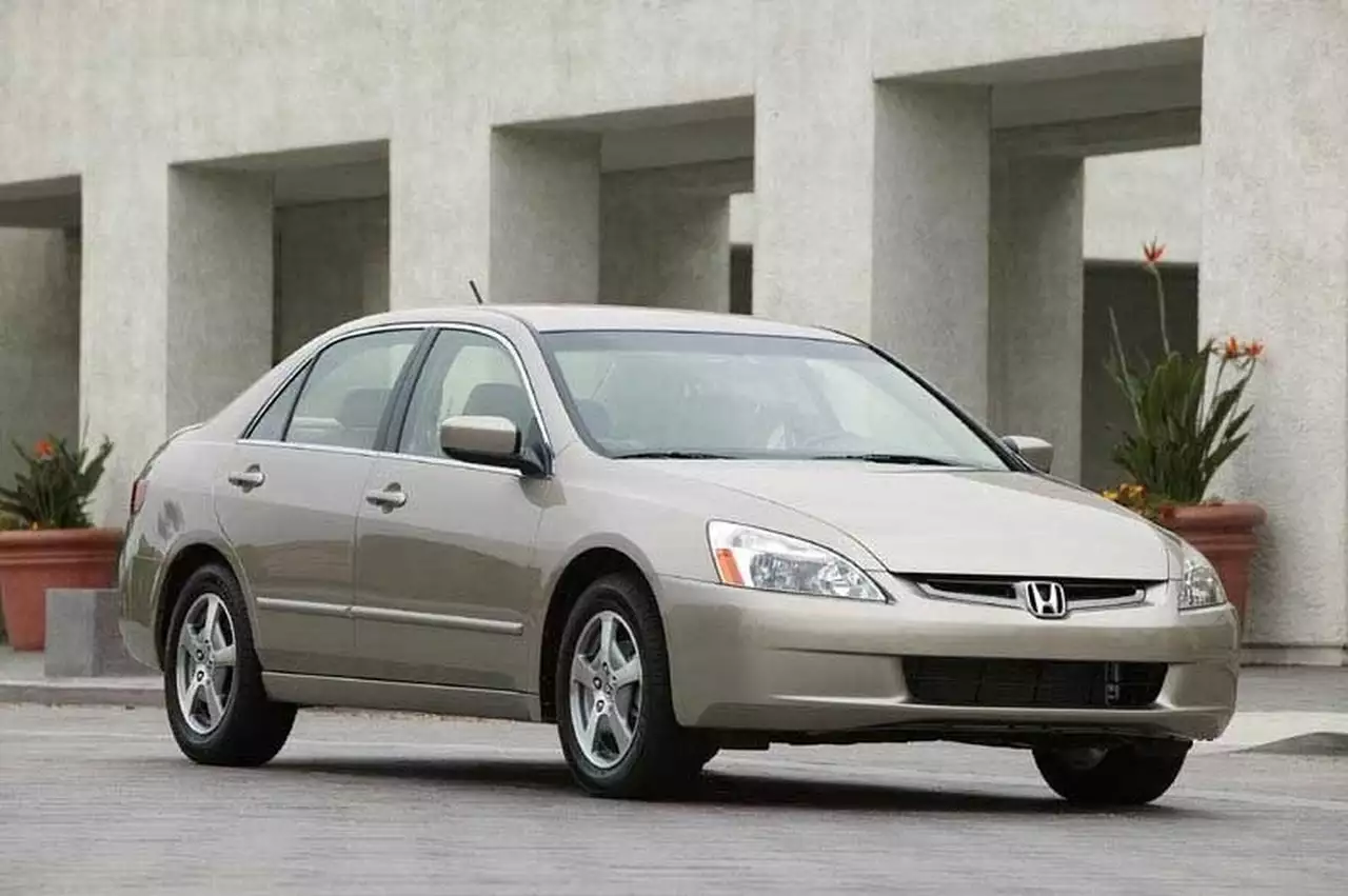 Гибриды Honda Accord поедут без цилиндров