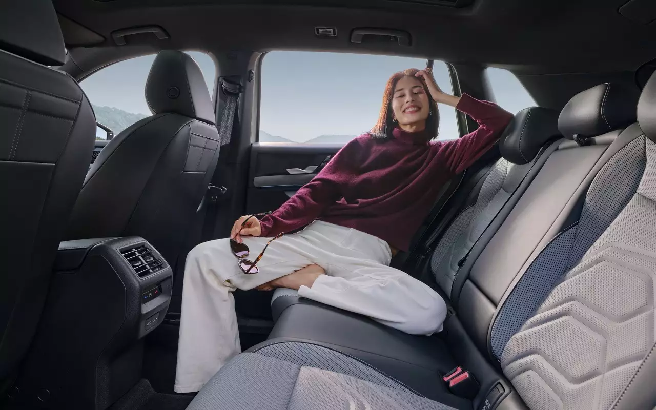 Интерьер Volkswagen Tayron L 2025