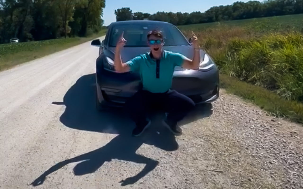 Выбрал подходящее место для съемки и всех удивил