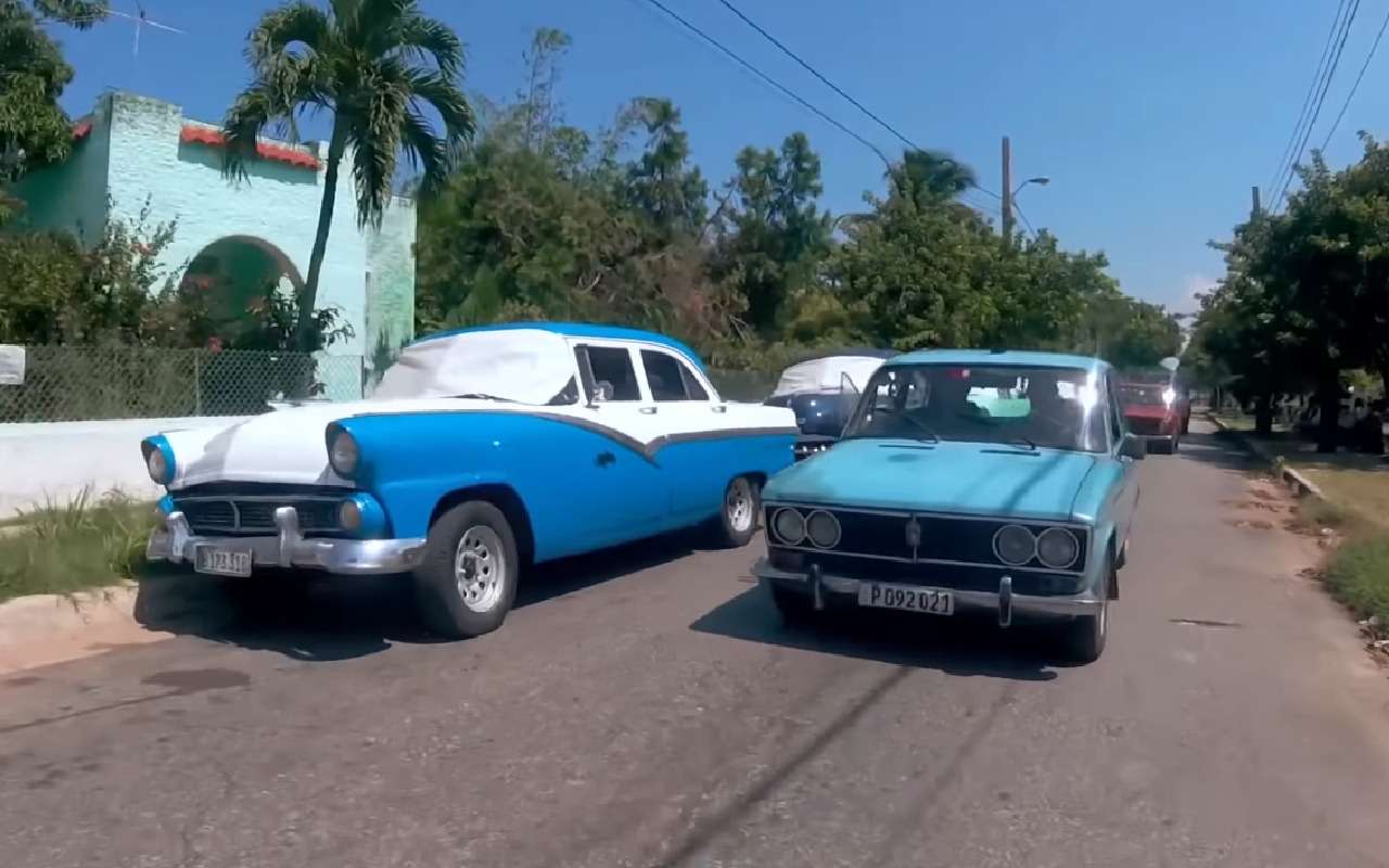 Иностранный посол разглядел в санкциях пользу для автопрома РФ