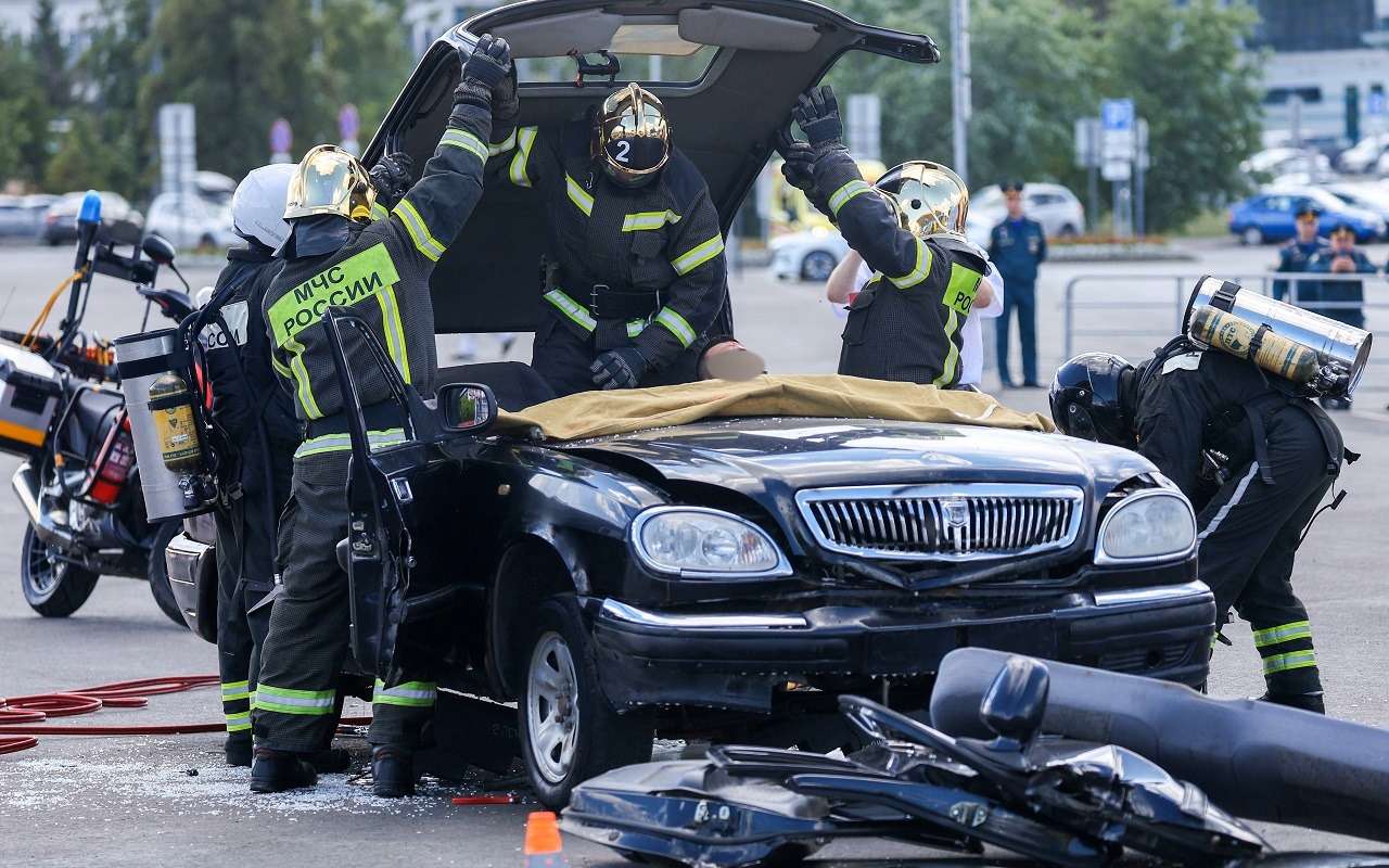 К чему приведет запрет автомобилей без «карт спасения»: ответ эксперта