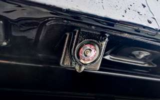 Миниатюрная форсунка незаметна, если не смотреть буквально в упор.