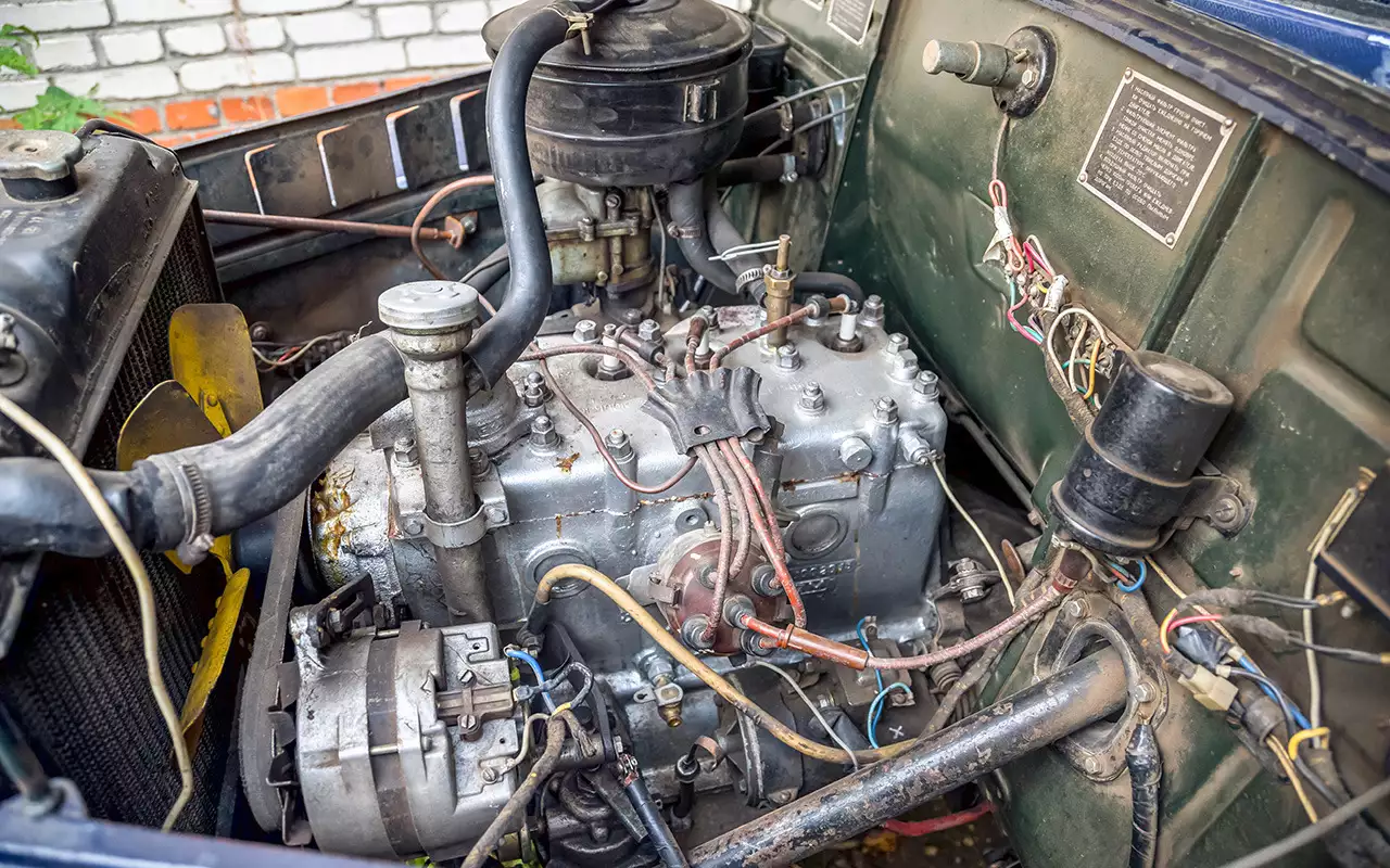 Система охлаждения ГАЗ-69 рассчитана на воду. Современные владельцы не готовы сливать-заливать ее зимой и применяют антифриз – противопоказаний к нему нет.