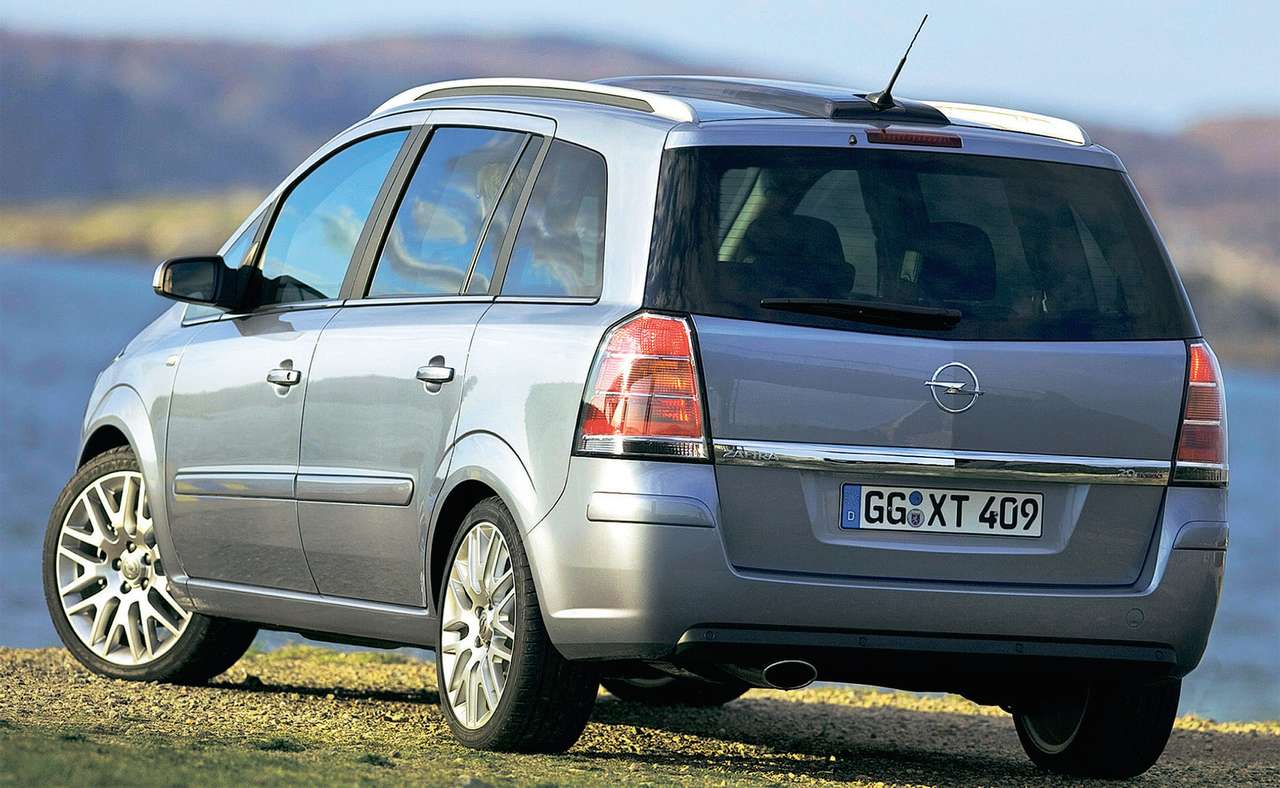 Покупаем Opel Zafira II: зафиральная идея