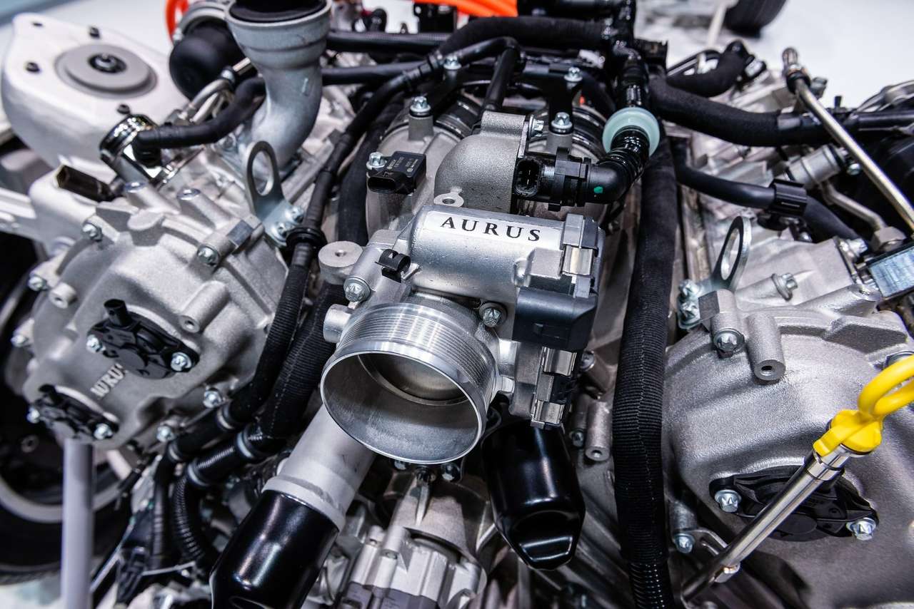 Лимузин Путина поделится мотором с сельхозавиацией