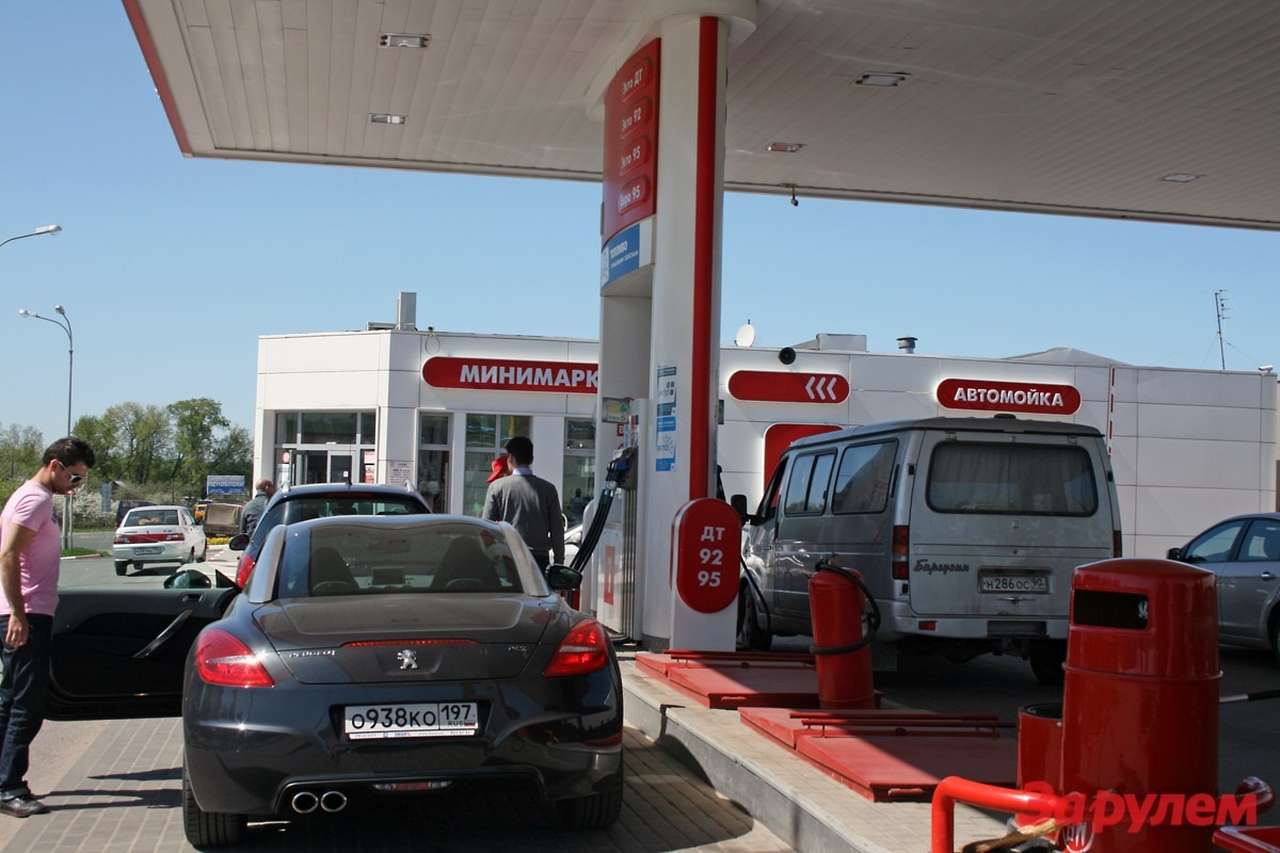 ФАС решила не штрафовать «Лукойл» за завышенные цены на топливо