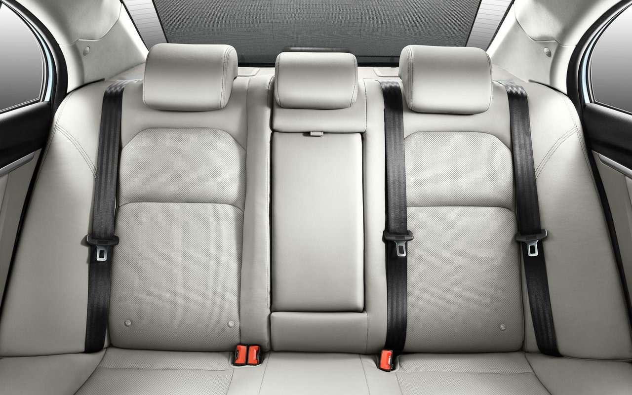 В продаже появился конкурент Весты