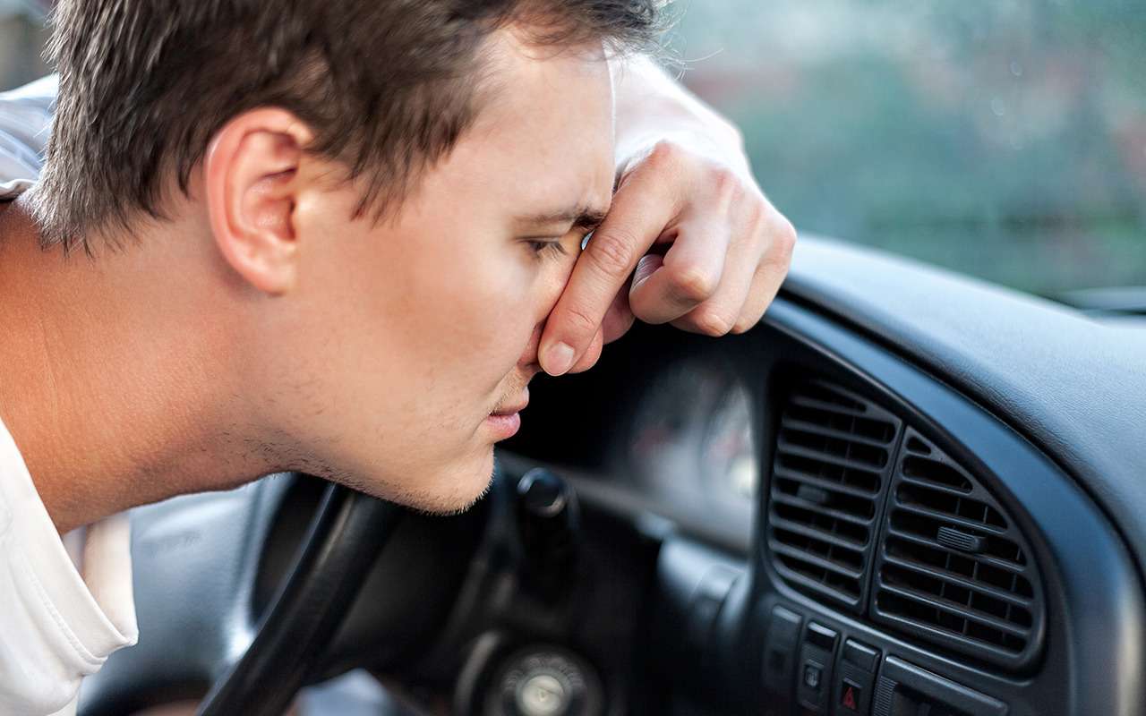 Эксперт рассказал, как определить неисправность автомобиля по запаху