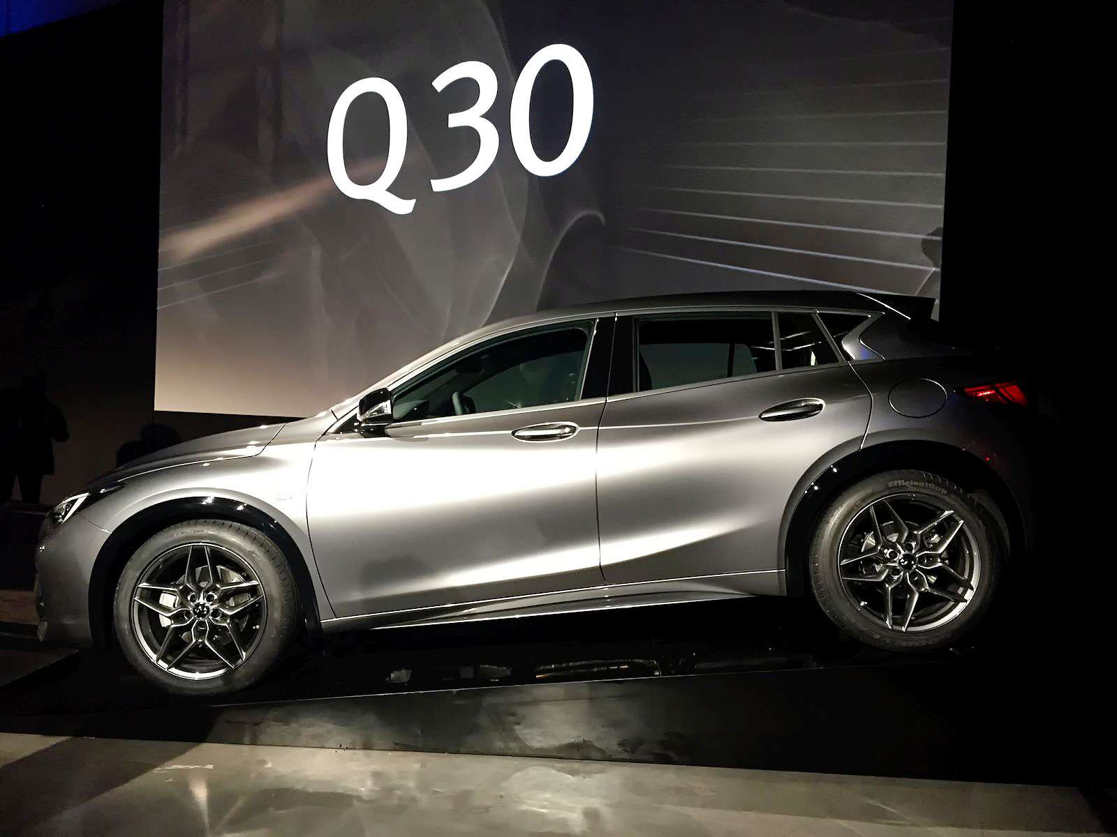 Инфиник 30 про. Infiniti хэтчбек q30. Инфинити ку 30. Новый Инфинити хэтчбек. Новый универсал Инфинити q30.