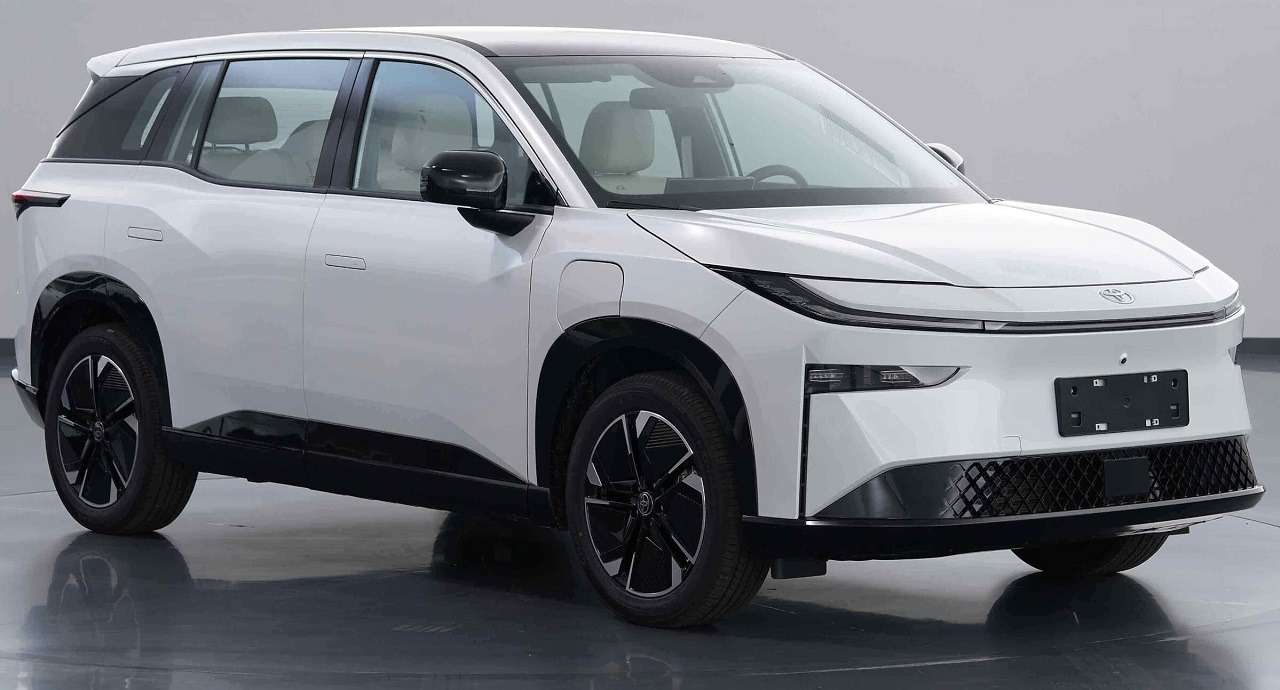 Появились фото нового кроссовера Toyota, который будут выпускать в Китае