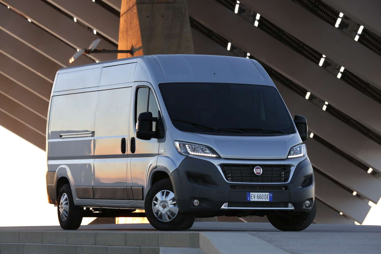 Автомобиль Fiat Ducato: новости, обзор, машина — комплектации, разные  поколения, характеристики Fiat Ducato — сайт За рулем www.zr.ru