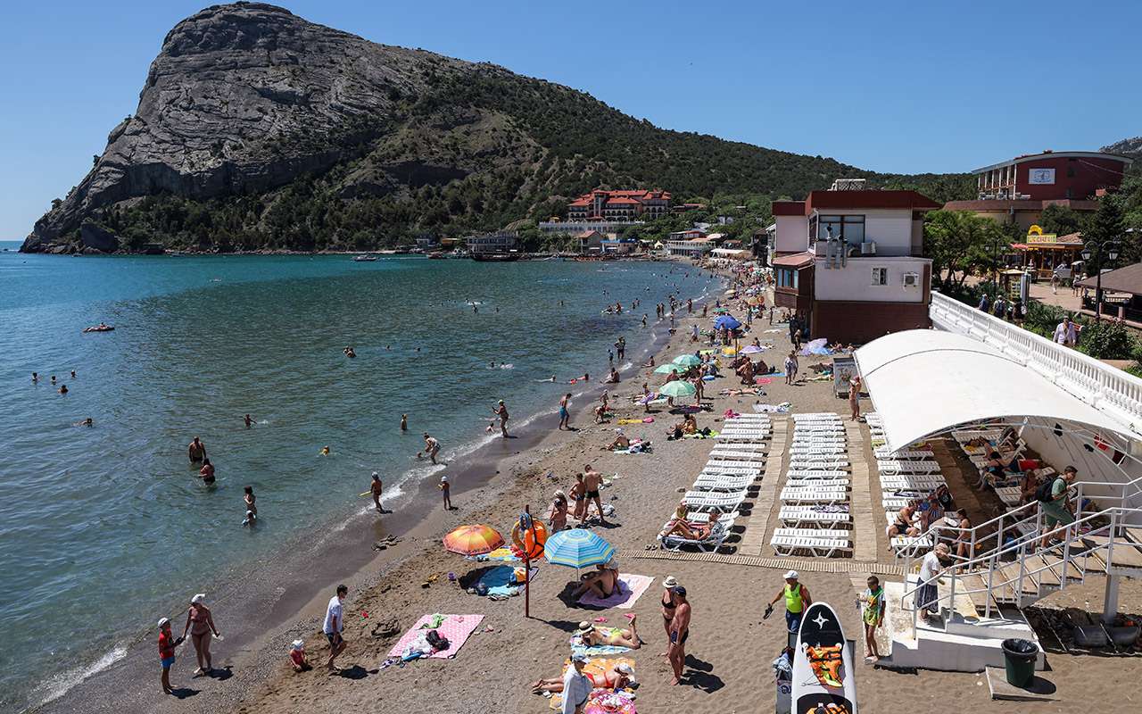 Туристам в Крыму бесплатно продлят отдых после ЧП на мосту