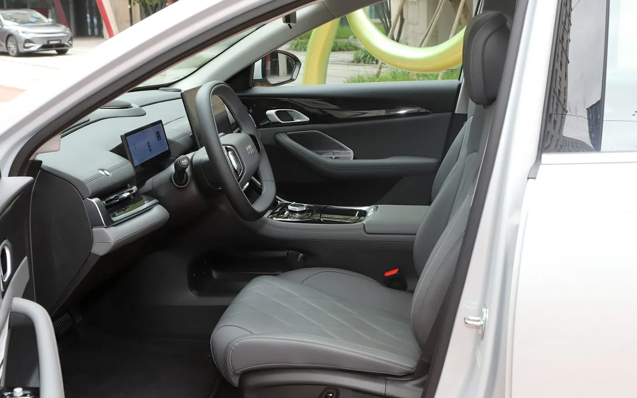 Интерьер Geely Galaxy A7
